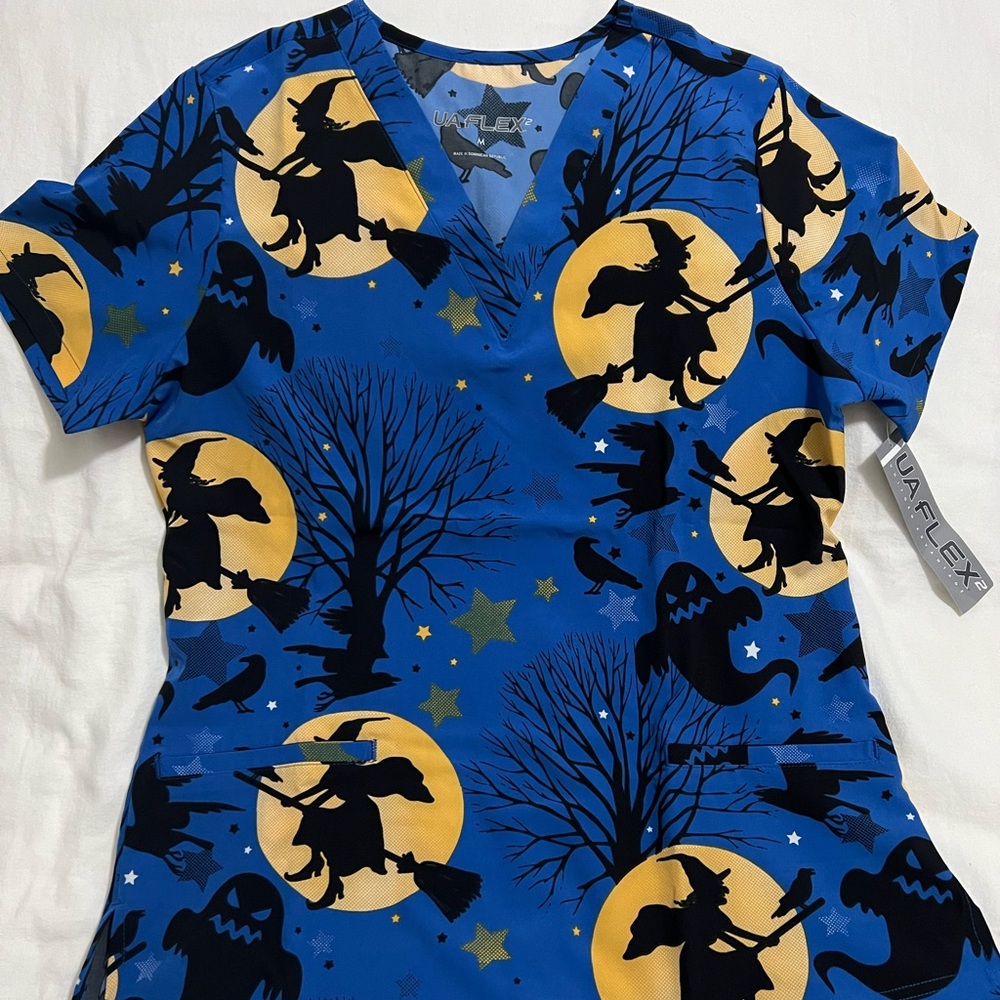 NWT scrub top